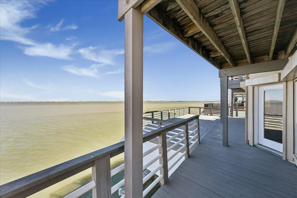 1554 Windsong Way Tiki Island, TX 77554