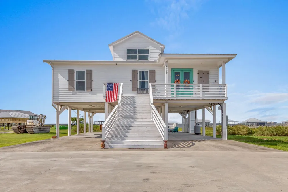 3777 Lake Breeze Road Lake Charles, LA 70605
