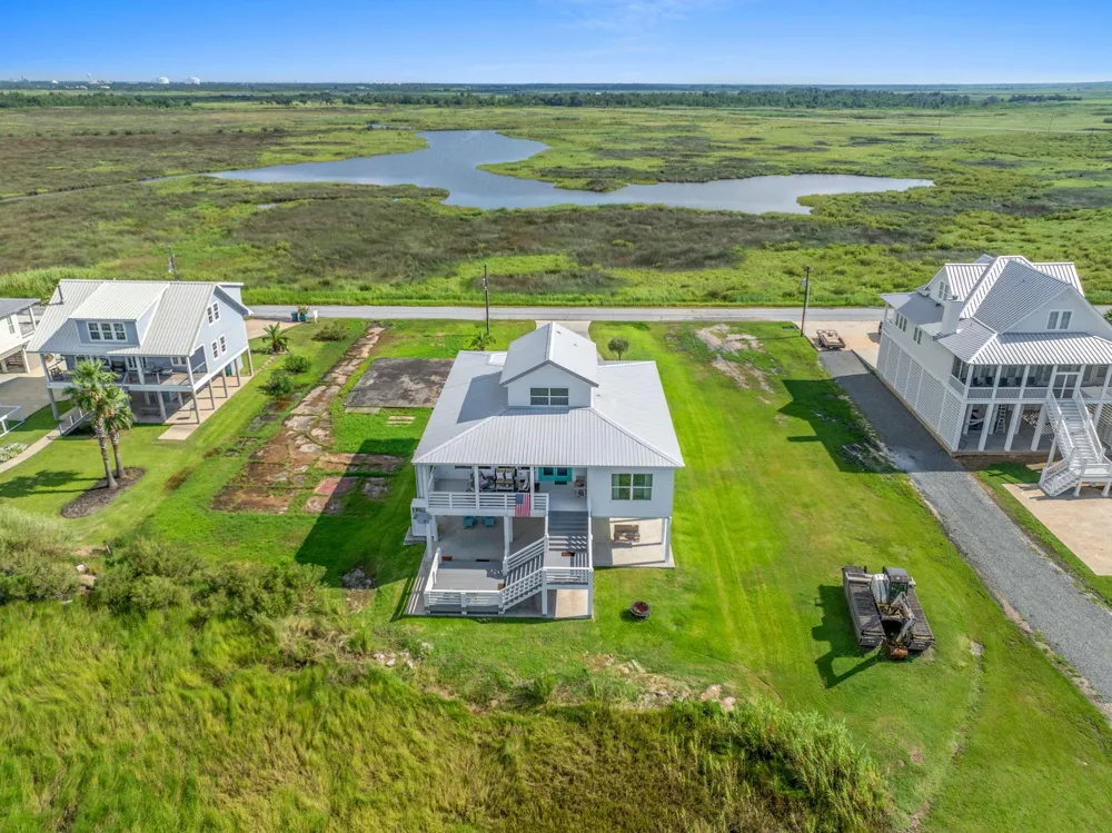 3777 Lake Breeze Road Lake Charles, LA 70605
