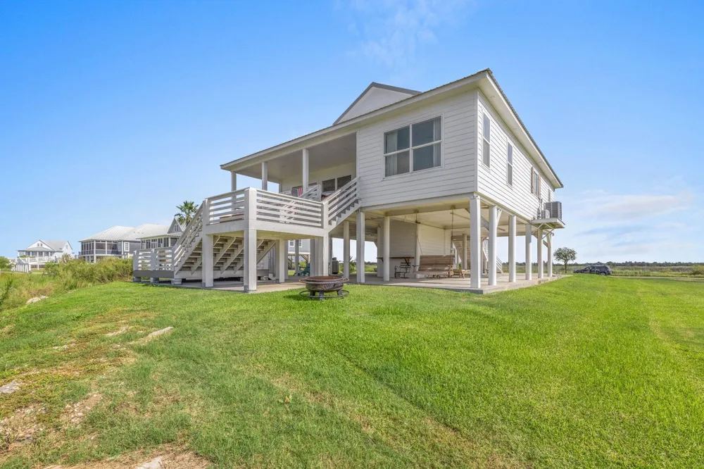 3777 Lake Breeze Road Lake Charles, LA 70605