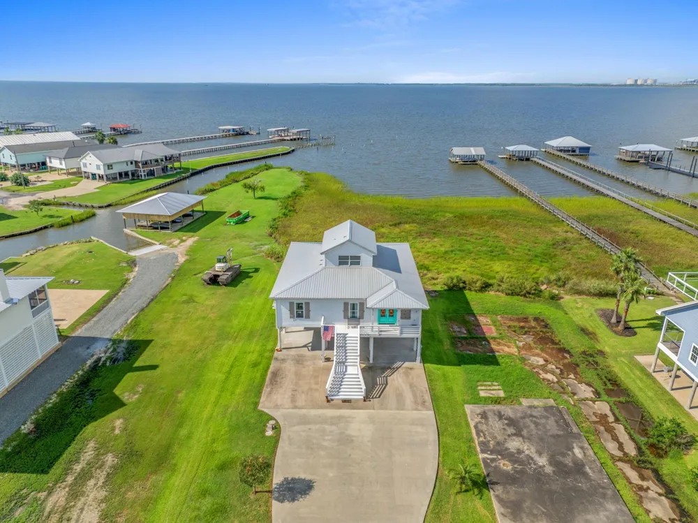 3777 Lake Breeze Road Lake Charles, LA 70605