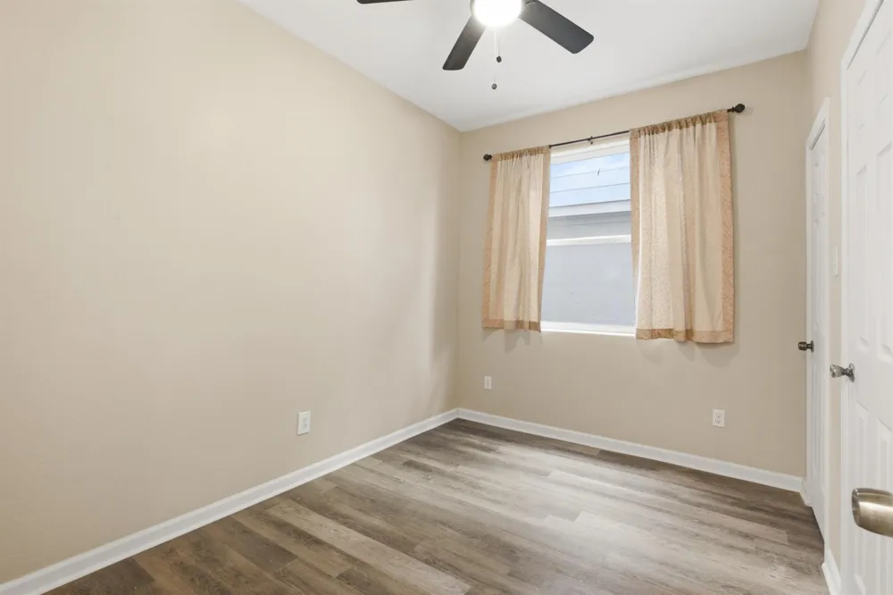 313 Grand Avenue Bacliff, TX 77518