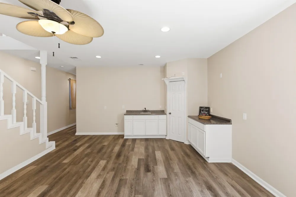 313 Grand Avenue Bacliff, TX 77518