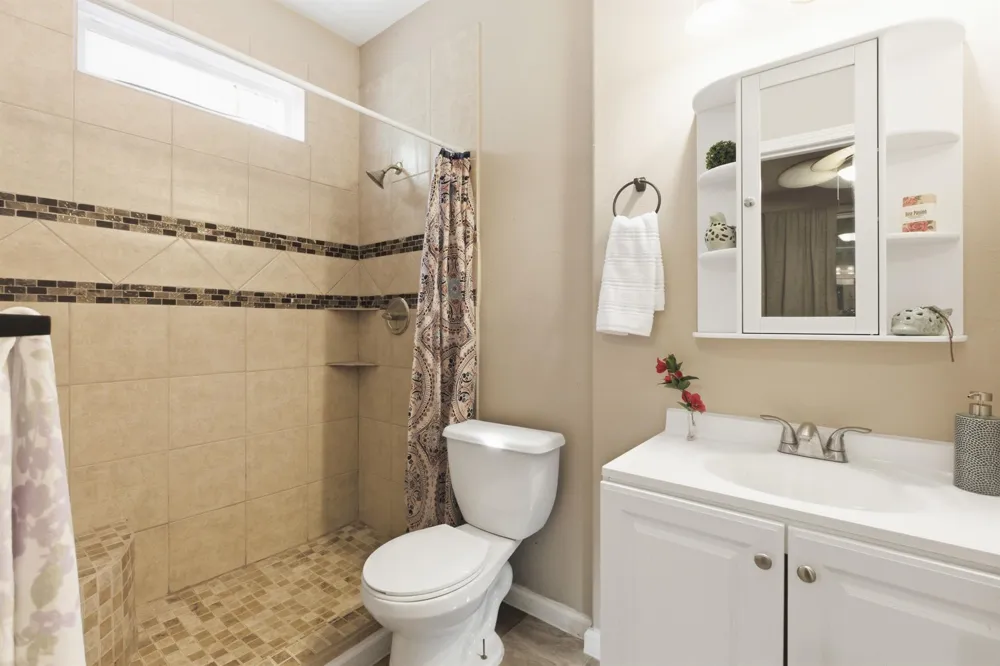 313 Grand Avenue Bacliff, TX 77518