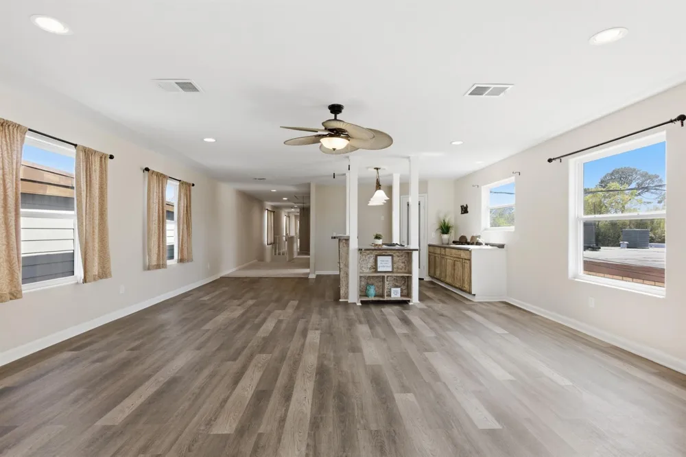 313 Grand Avenue Bacliff, TX 77518