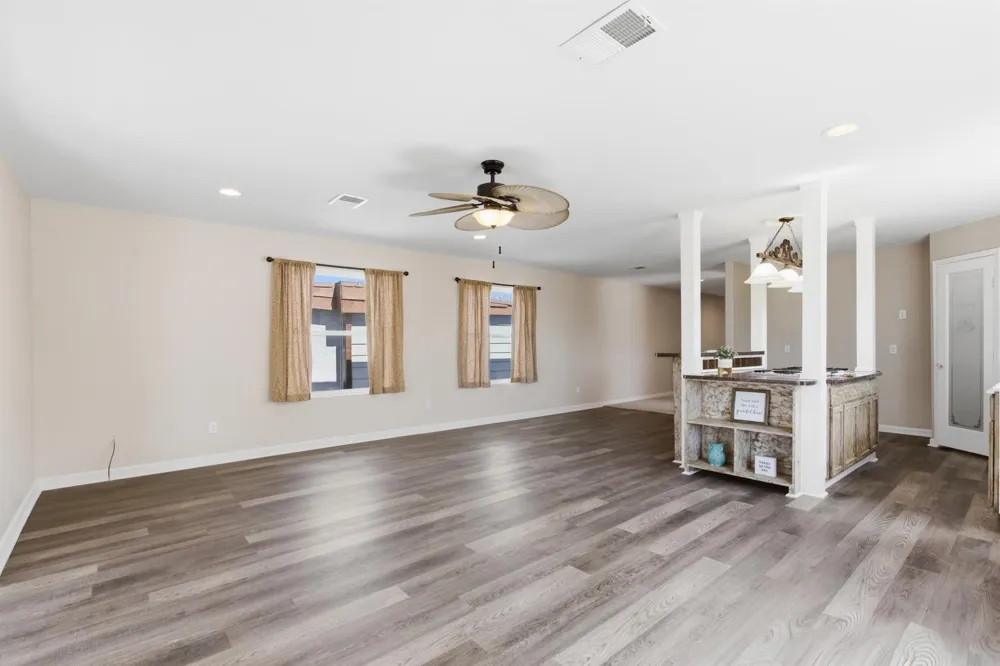 313 Grand Avenue Bacliff, TX 77518