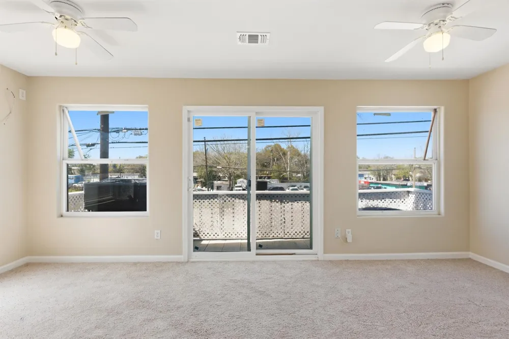 313 Grand Avenue Bacliff, TX 77518