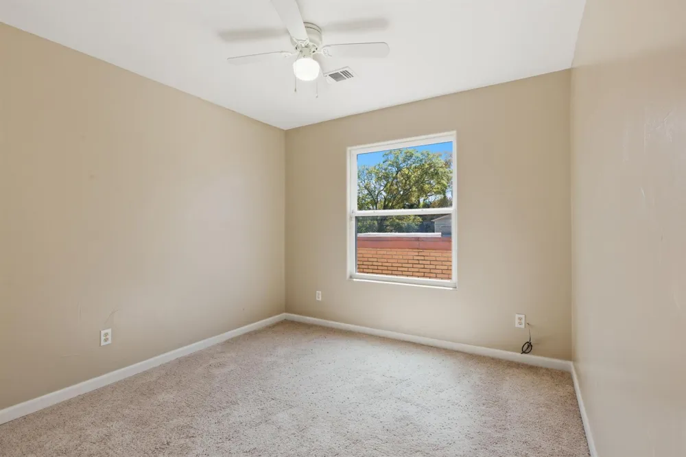 313 Grand Avenue Bacliff, TX 77518