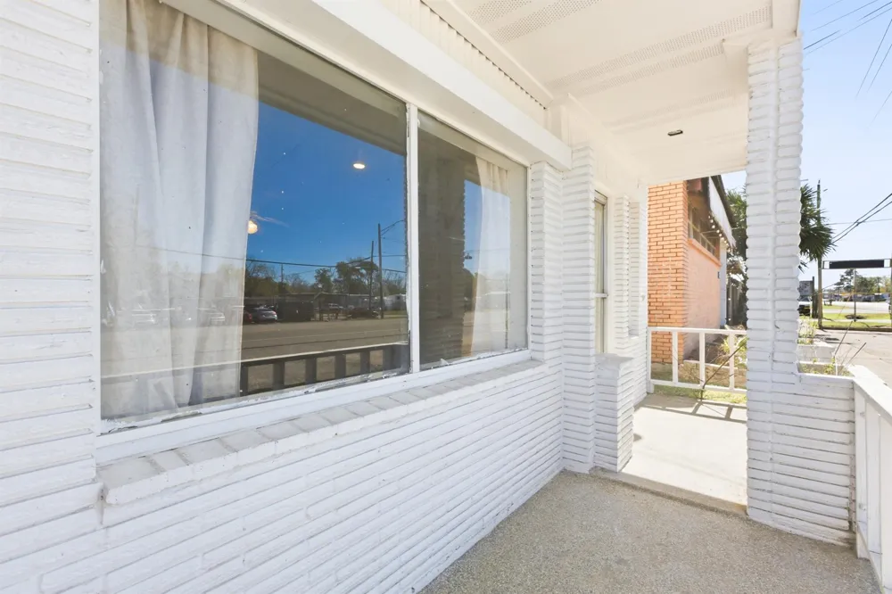 313 Grand Avenue Bacliff, TX 77518