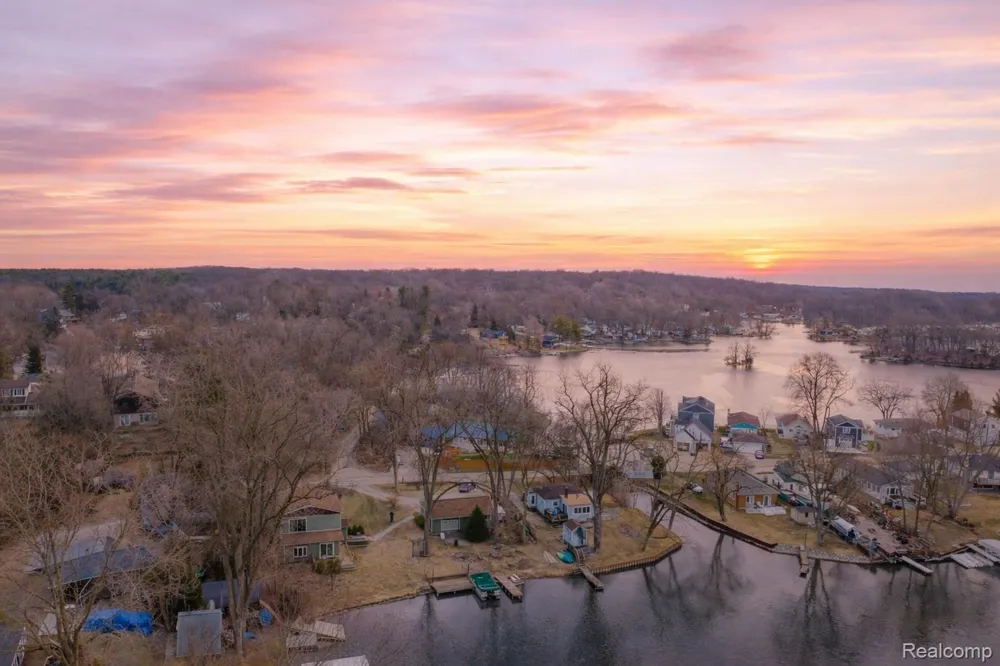 11388 Sunset Boulevard Putnam Township, MI 48169