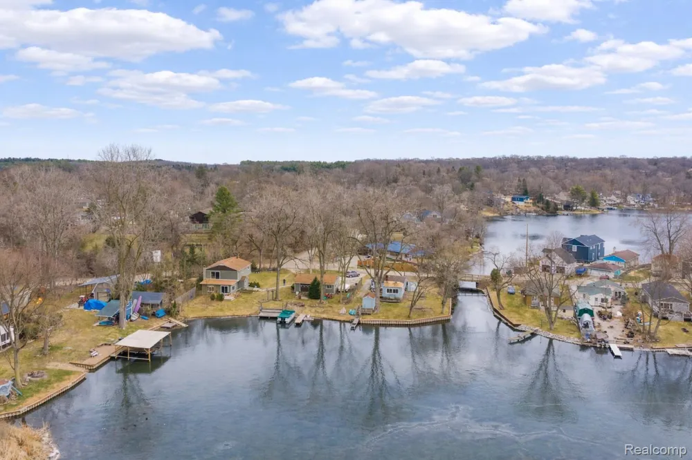 11388 Sunset Boulevard Putnam Township, MI 48169