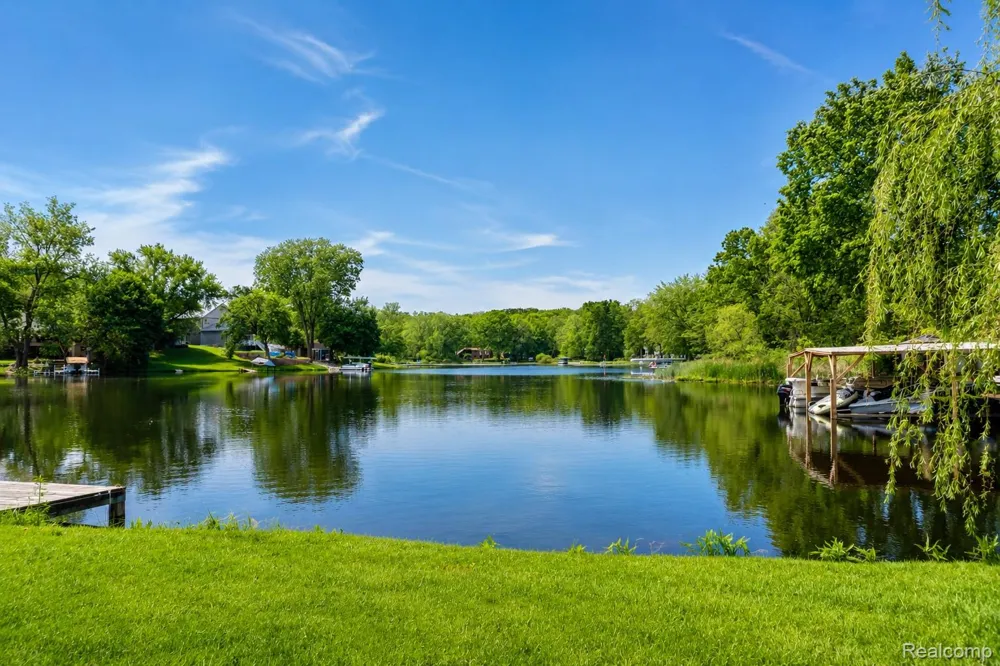 11388 Sunset Boulevard Putnam Township, MI 48169