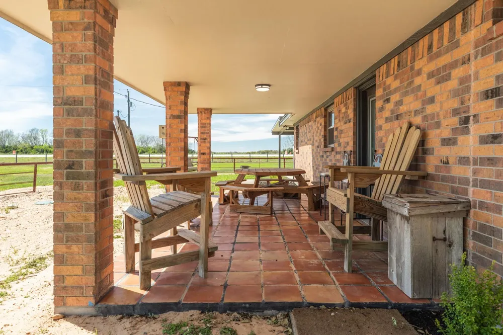 27427 Highway 36 Damon, TX 77430