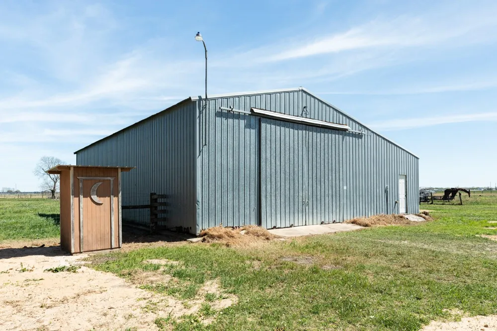 27427 Highway 36 Damon, TX 77430