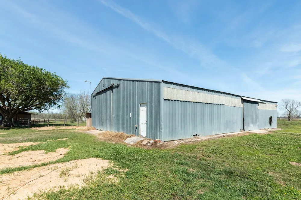 27427 Highway 36 Damon, TX 77430