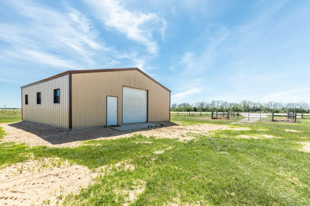 27427 Highway 36 Damon, TX 77430