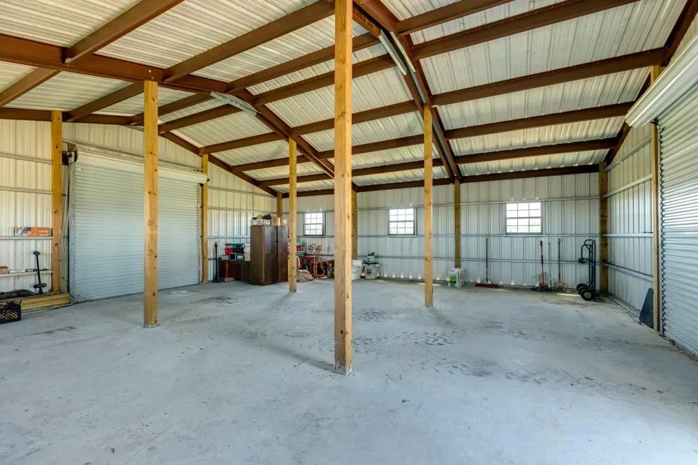 27427 Highway 36 Damon, TX 77430
