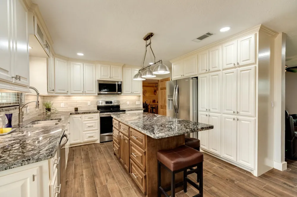 27427 Highway 36 Damon, TX 77430