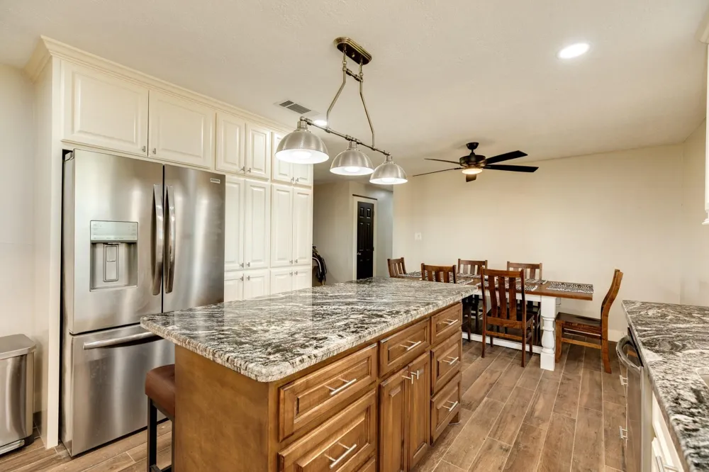 27427 Highway 36 Damon, TX 77430