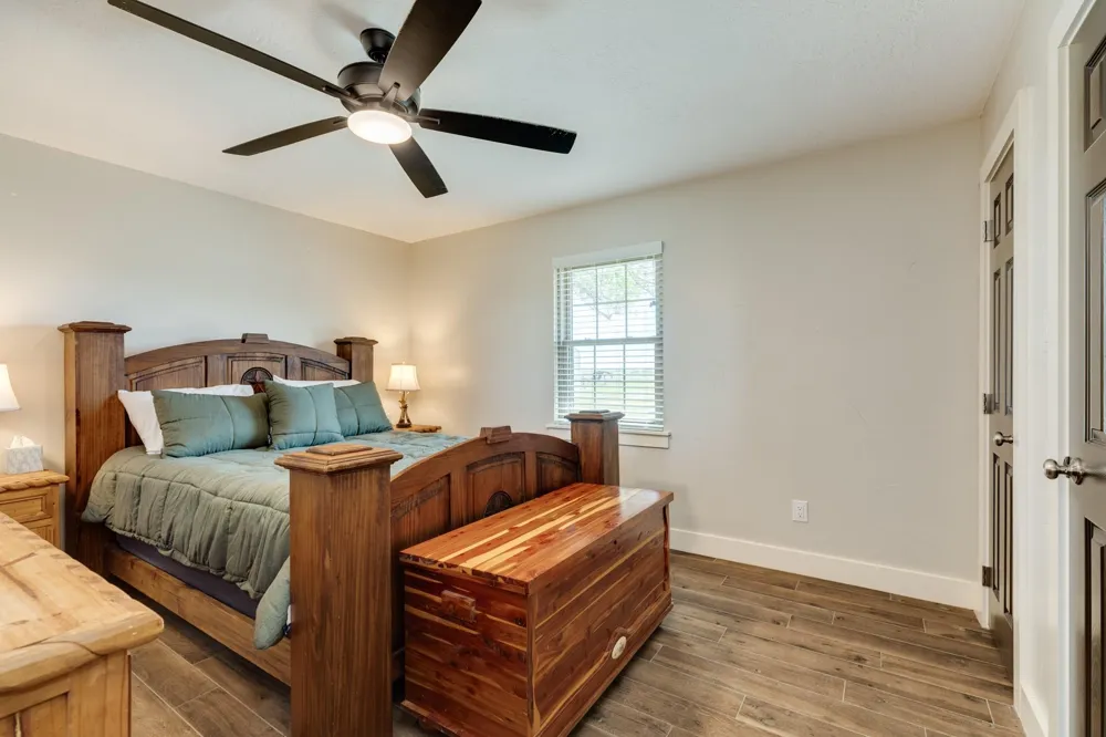 27427 Highway 36 Damon, TX 77430