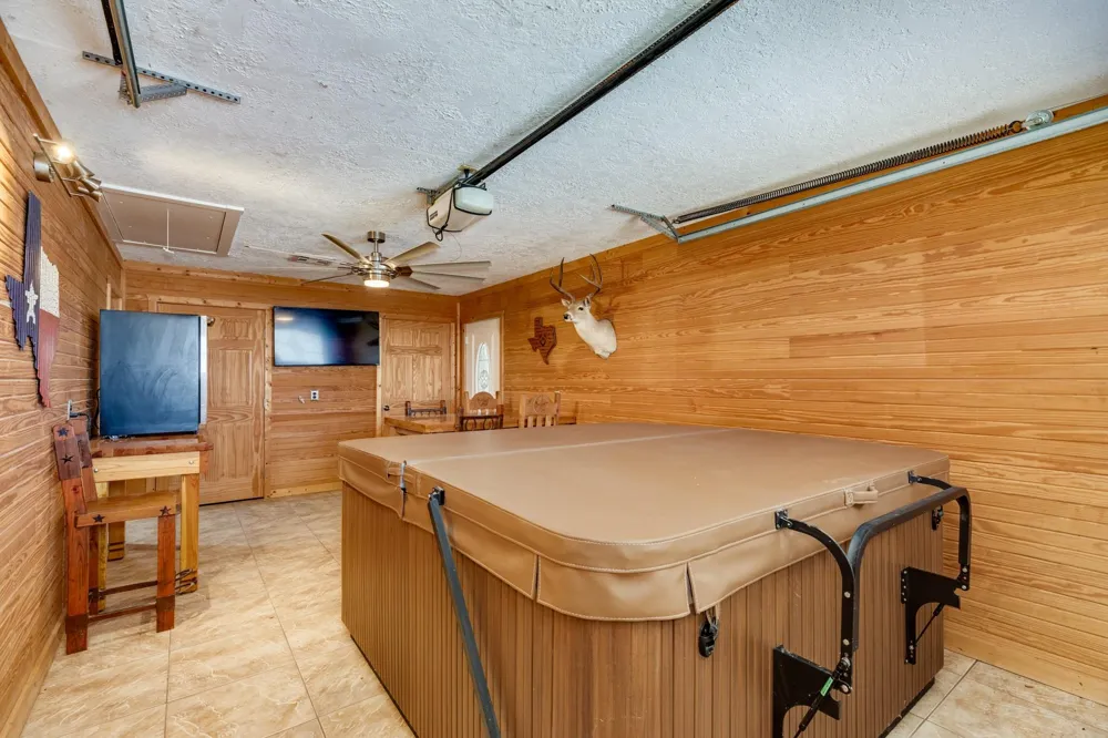 27427 Highway 36 Damon, TX 77430