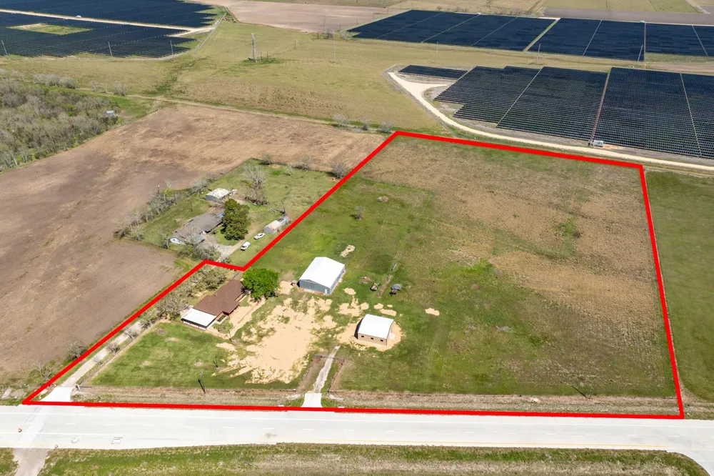 27427 Highway 36 Damon, TX 77430