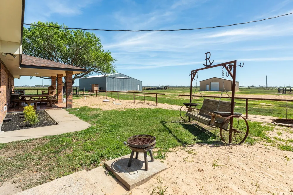 27427 Highway 36 Damon, TX 77430