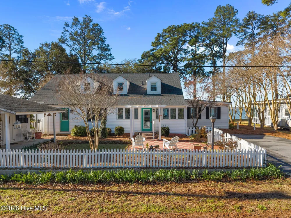 1339 Bayview Road Bath, NC 27808