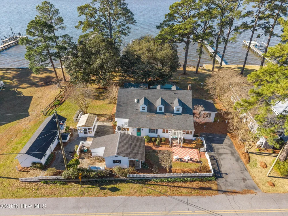 1339 Bayview Road Bath, NC 27808