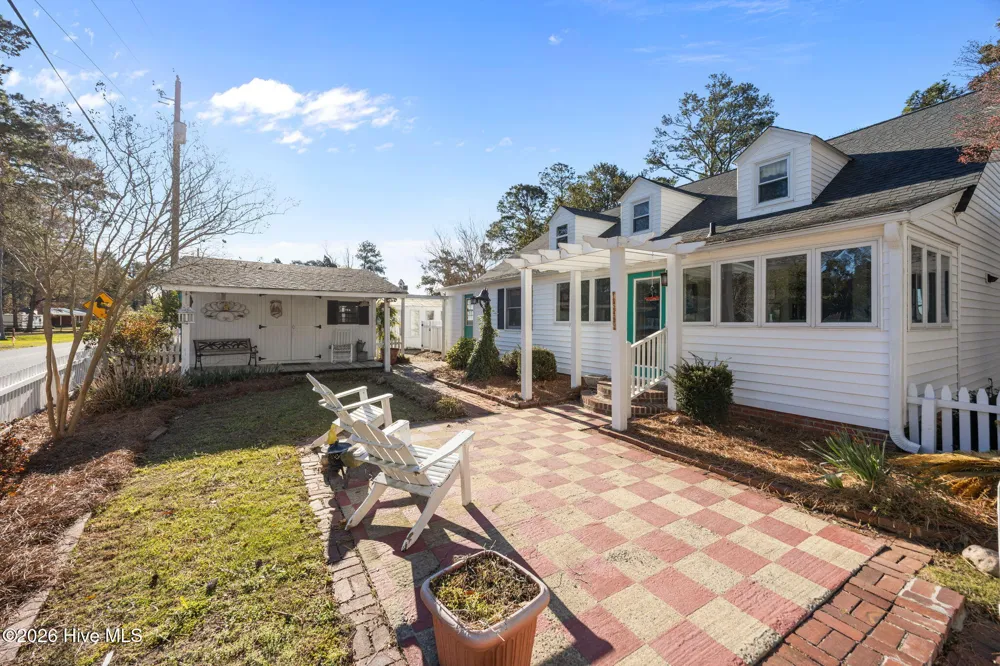 1339 Bayview Road Bath, NC 27808