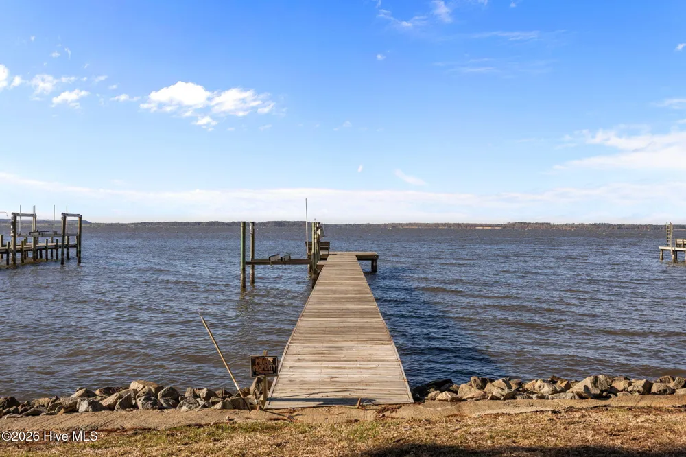 1339 Bayview Road Bath, NC 27808