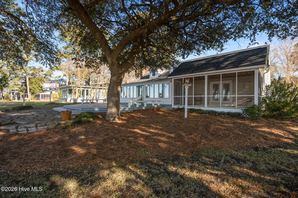1339 Bayview Road Bath, NC 27808