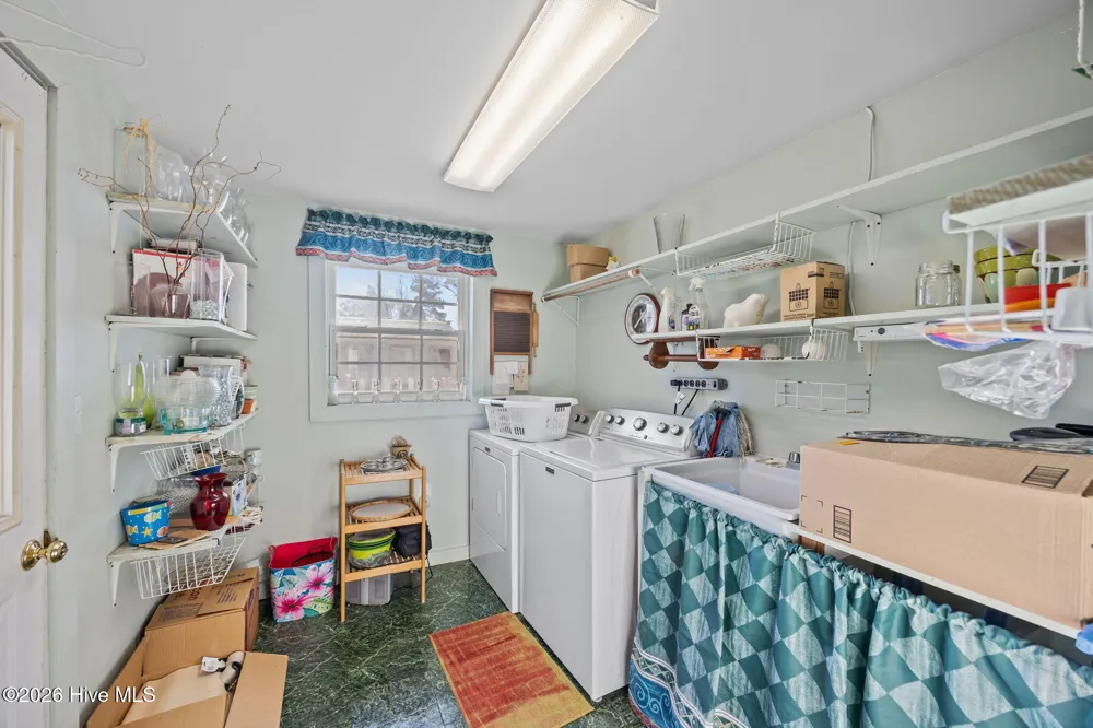 1339 Bayview Road Bath, NC 27808