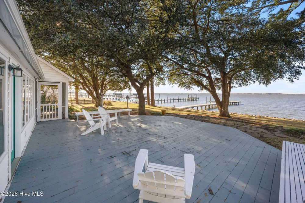 1339 Bayview Road Bath, NC 27808