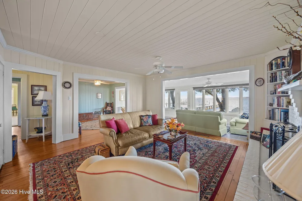 1339 Bayview Road Bath, NC 27808