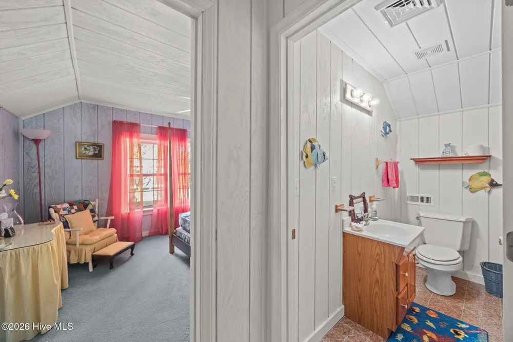 1339 Bayview Road Bath, NC 27808