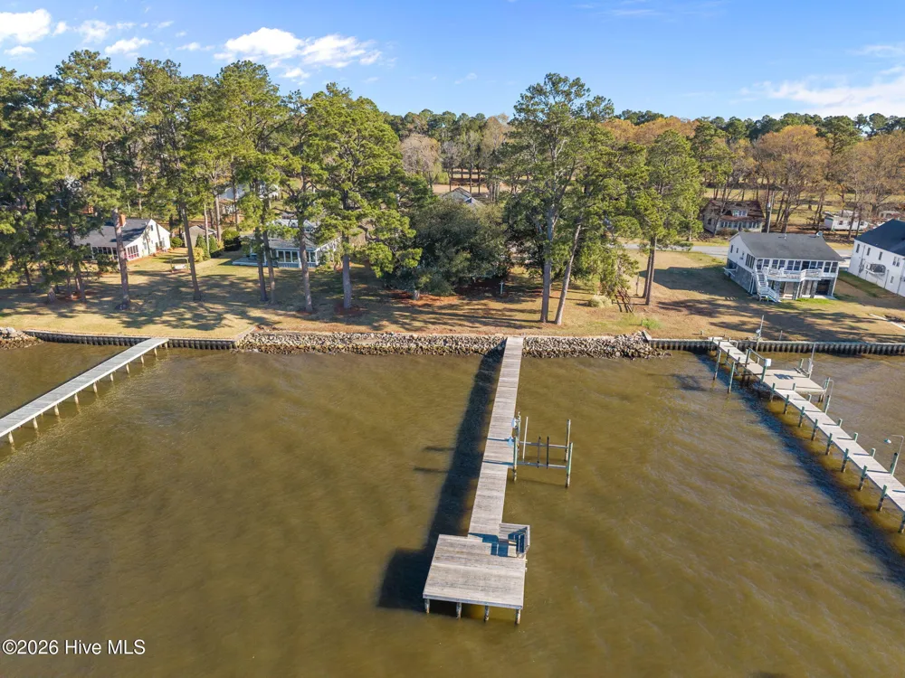 1339 Bayview Road Bath, NC 27808