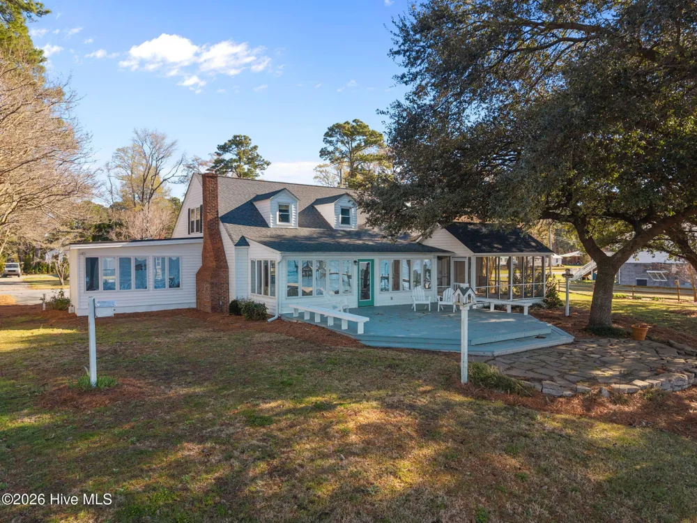 1339 Bayview Road Bath, NC 27808