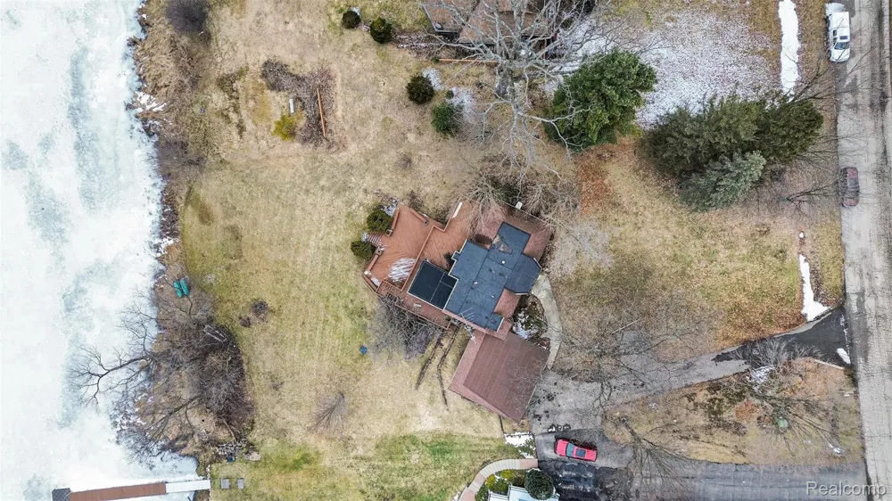 13490 Lakebrook Drive Tyrone Township, MI 48430