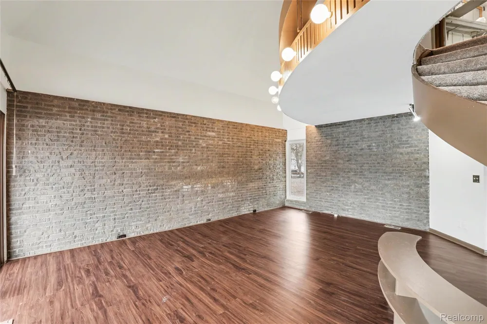 13490 Lakebrook Drive Tyrone Township, MI 48430