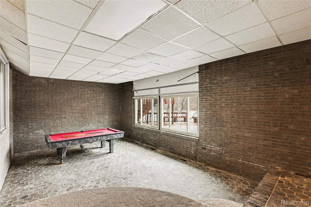 13490 Lakebrook Drive Tyrone Township, MI 48430