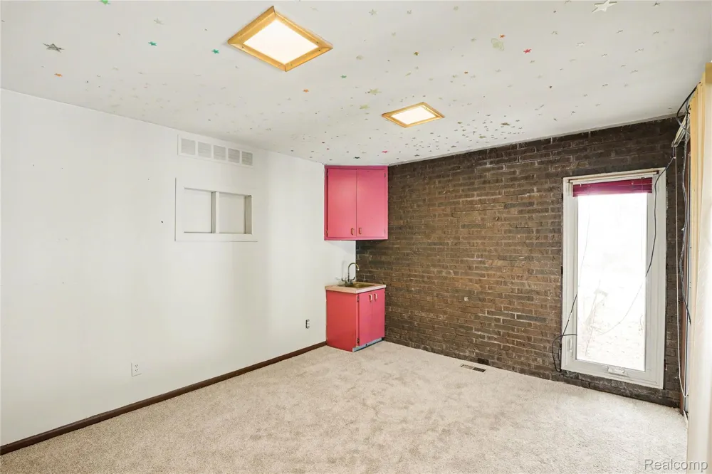 13490 Lakebrook Drive Tyrone Township, MI 48430