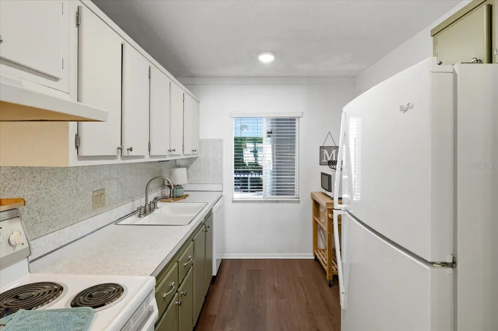 2060 MARILYN STREET #211 Clearwater, FL 33765