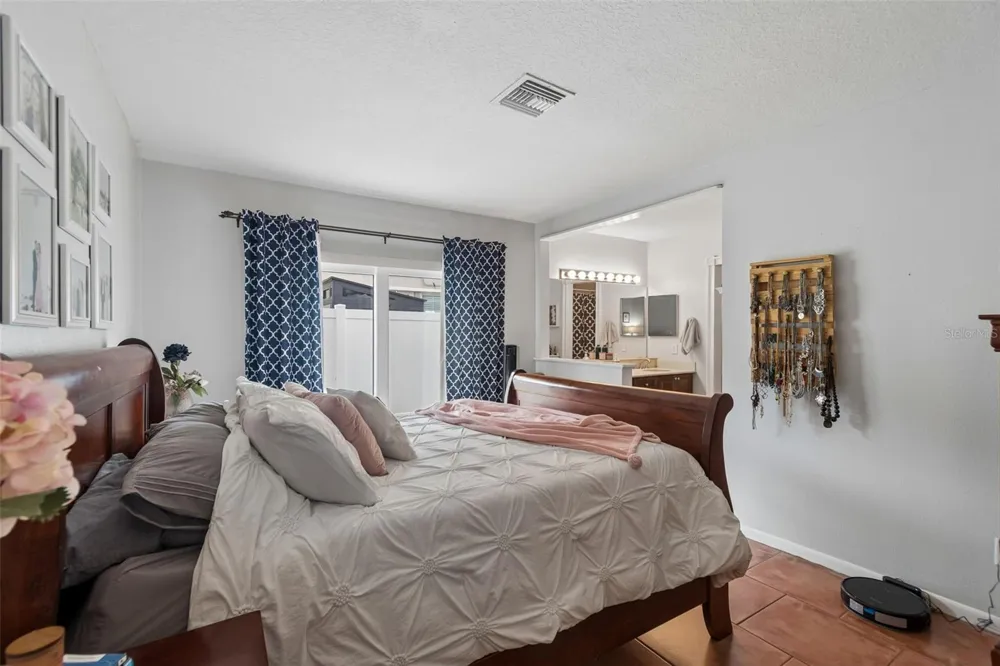 6815 MITCHELL CIRCLE Tampa, FL 33634