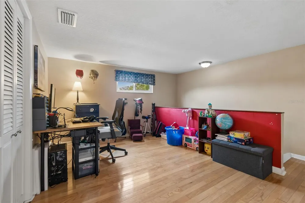6815 MITCHELL CIRCLE Tampa, FL 33634