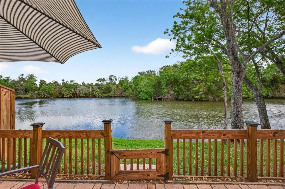 525 LAKE BRIDGE DRIVE Ormond Beach, FL 32174