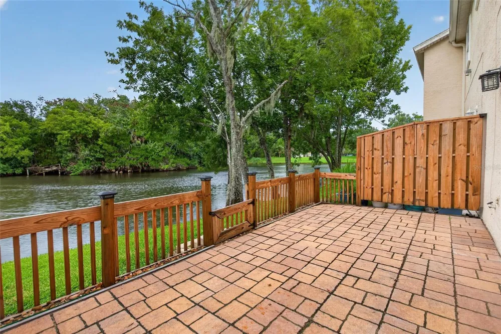 525 LAKE BRIDGE DRIVE Ormond Beach, FL 32174