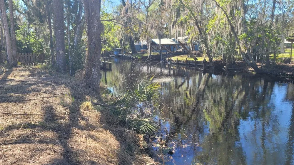 55813 SAM STREET Astor, FL 32102