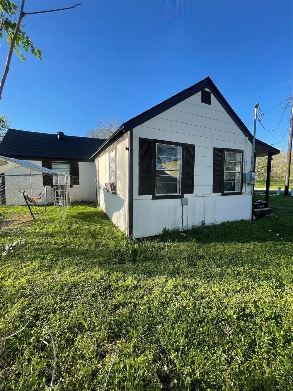 105 Carver Street Edna, TX 77957