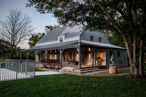 1585 Round Top Rd
